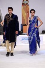 Model walk the ramp for Archana Kocchar and other designer showcase Summer Brides at SRETPC show on 3rd March 2012 (113).JPG